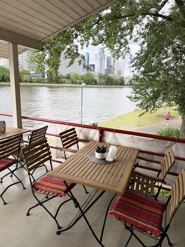 Große Terasse mit SkylineBlick 