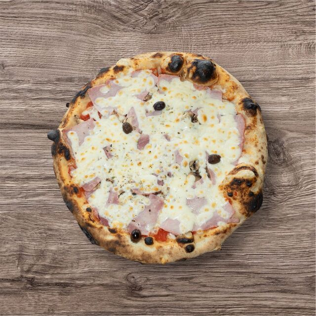 Reine ▪ 13,50€ : sauce tomate bio, fior di latte, jambon, champignons, olives, origan