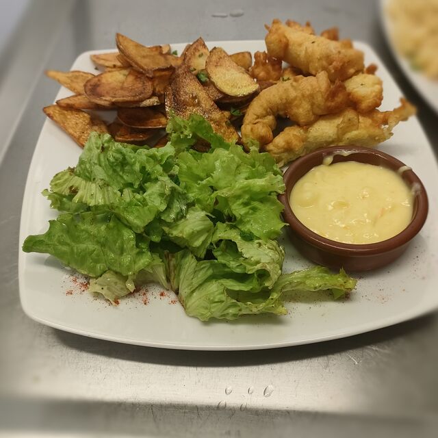 Fish and chips maison et sauce hollandaise 