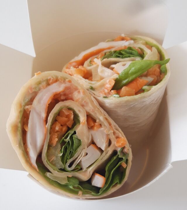 Wrap Surimi Ananas, Sauce Cocktail 