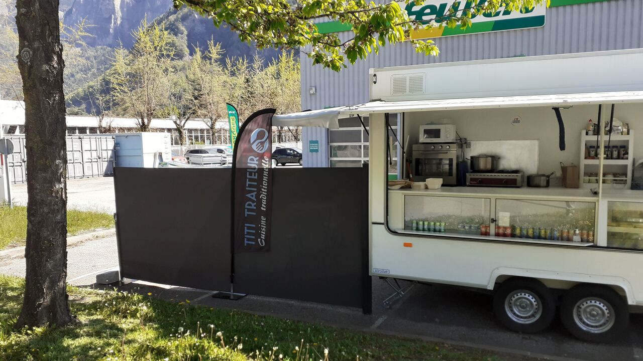 Retrouvez nous sur le parking de feu vert Sallanches