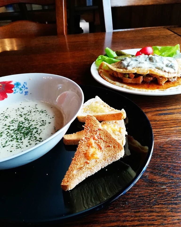 Ízelítő menüinkből..
Zellerkrémleves ördöglángossal...