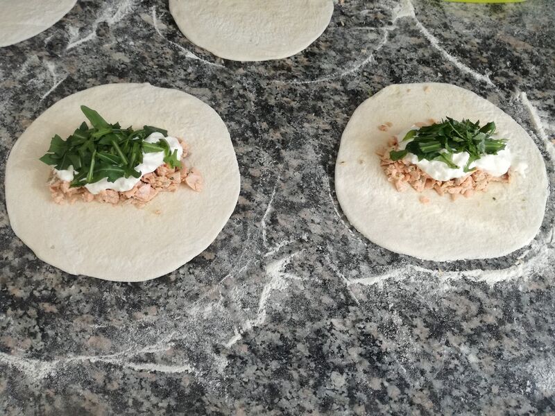 SALMONE,STRACCIATELLA,RUCOLA IN PREPARAZIONE