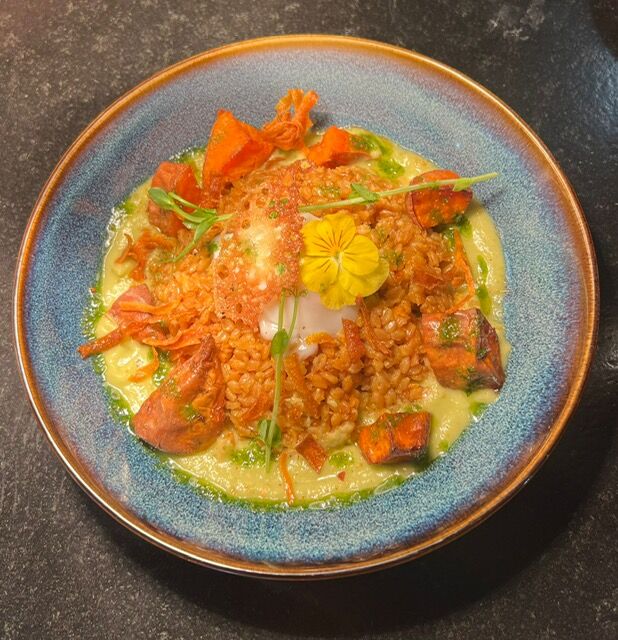 Nage de choux vert, épeautre, patate douce 