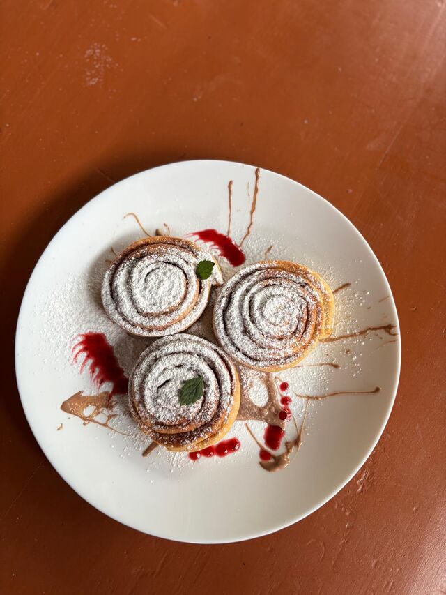 Škoricové osie hniezda