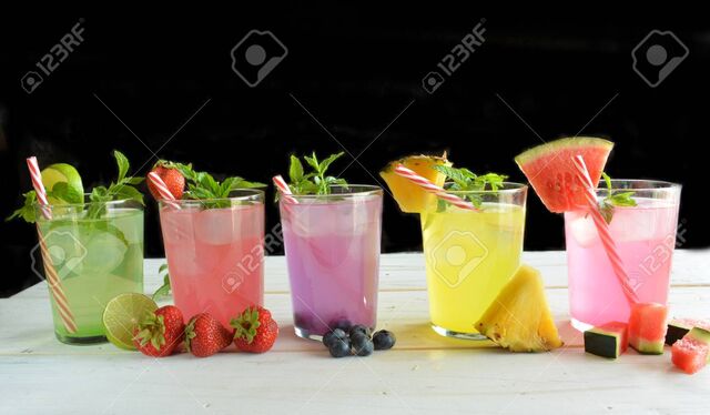 Mojitos de todos los sabores.
Oferta ⬇️
1 Mojito (4€)
2 Mojitos (7€)
