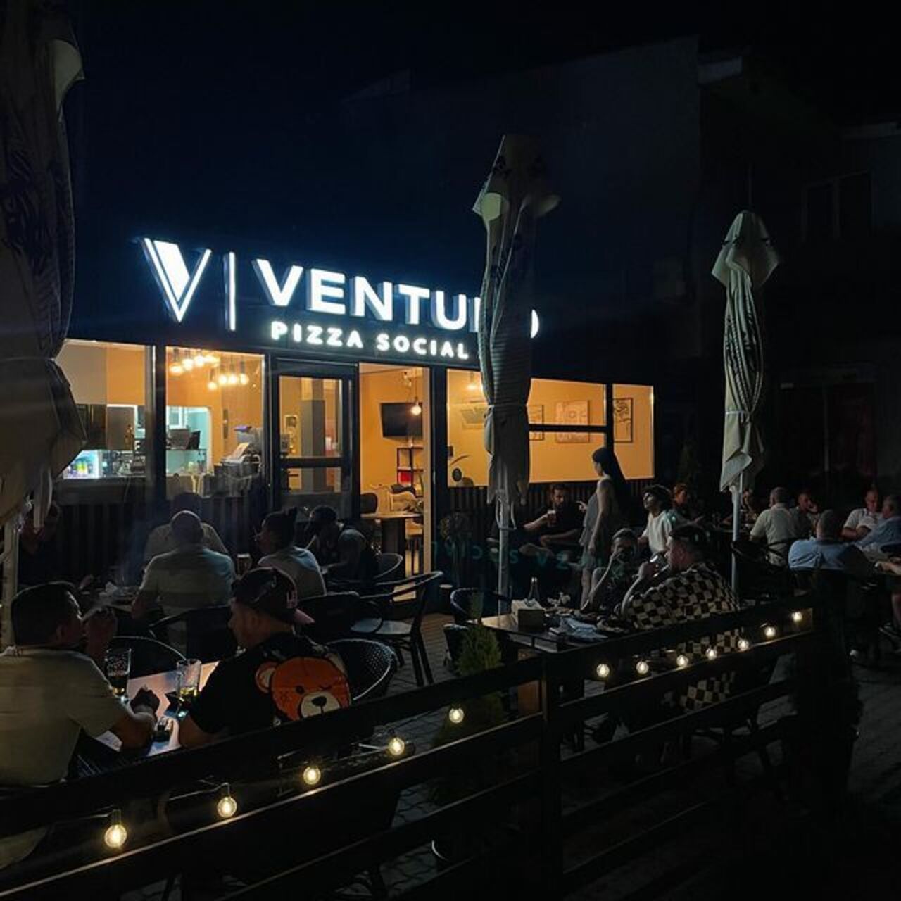 Atmosferă caldă, pizza perfectă