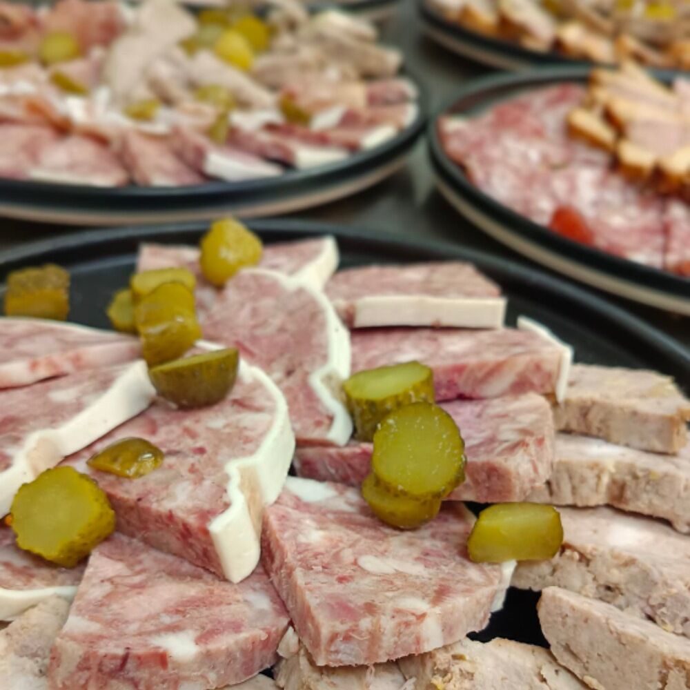 Plateaux de charcuterie fait. Par le chef