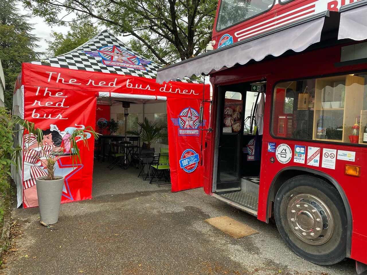 le bus et le barnum chauffé