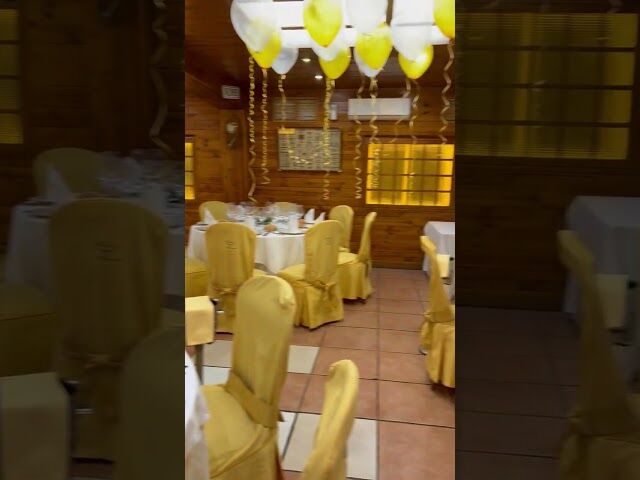 Salón de madera Aforo 90 personas