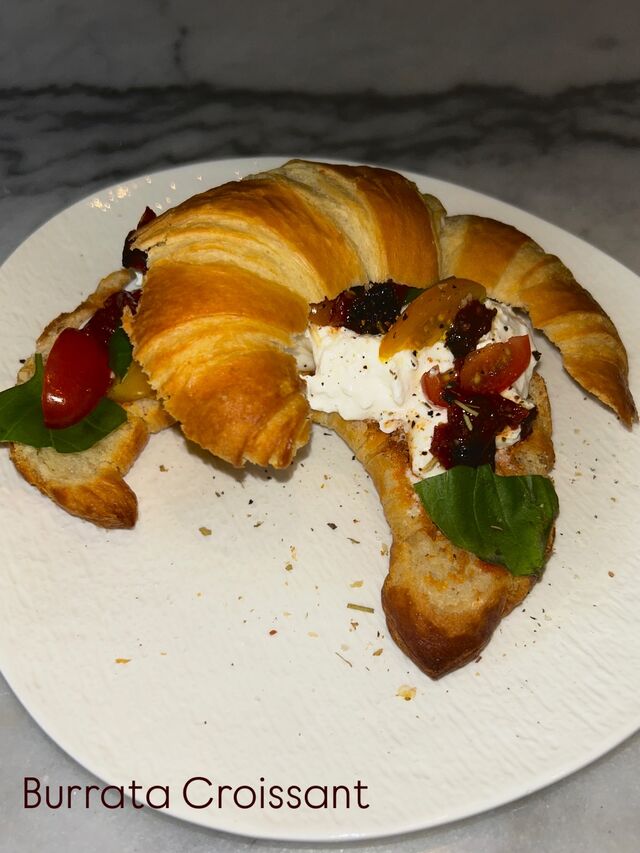 Burrata Croissant 