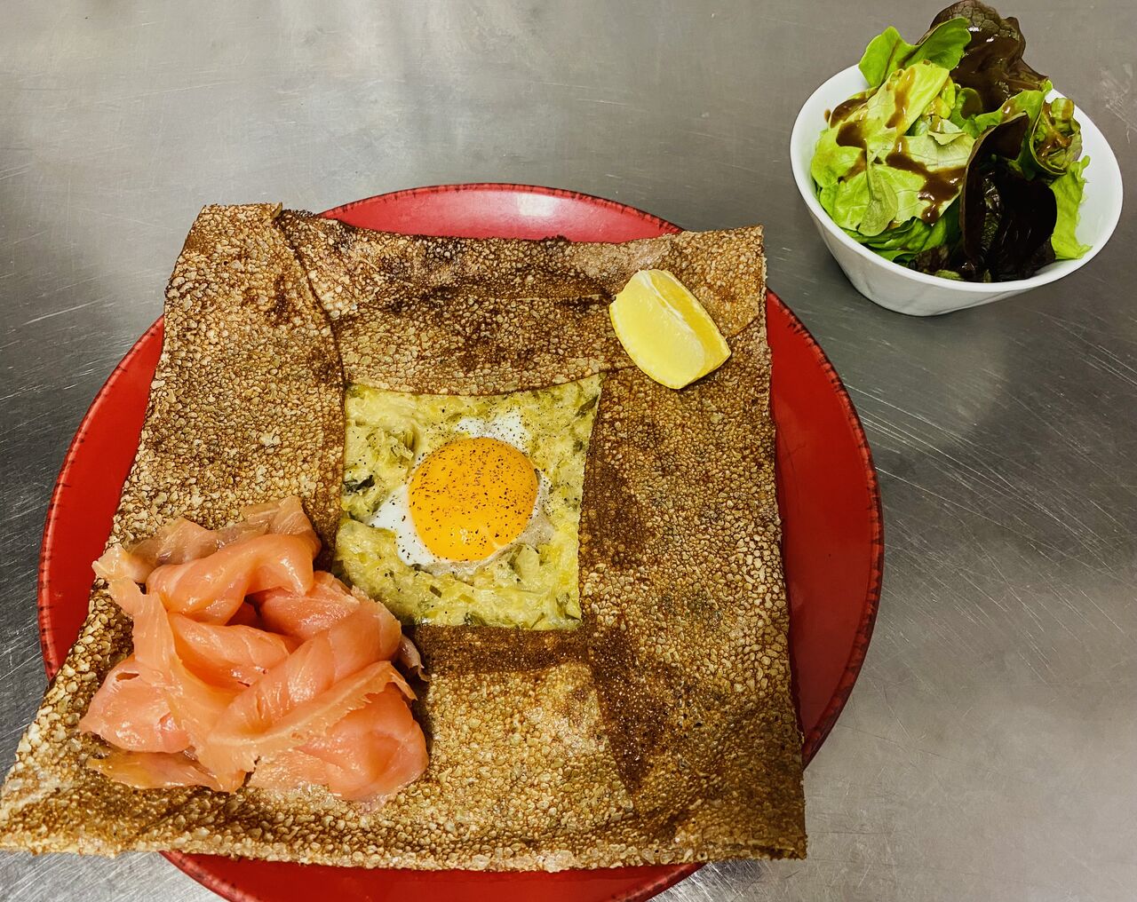 Galette Ecossaise saumon fumé et fondu de poireaux