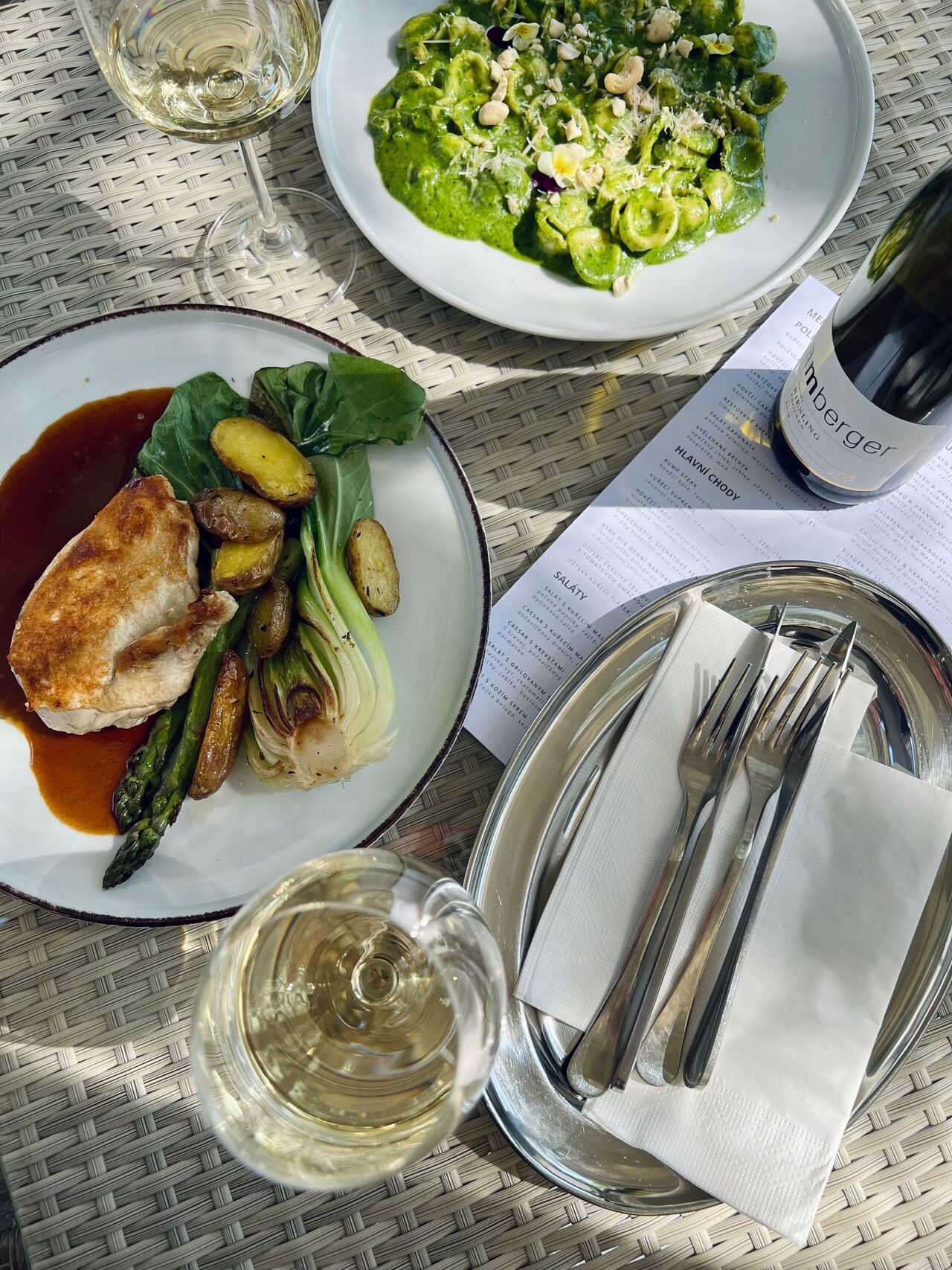 Stálé menu pro vás neustále obměňujeme na základě sezónnosti.