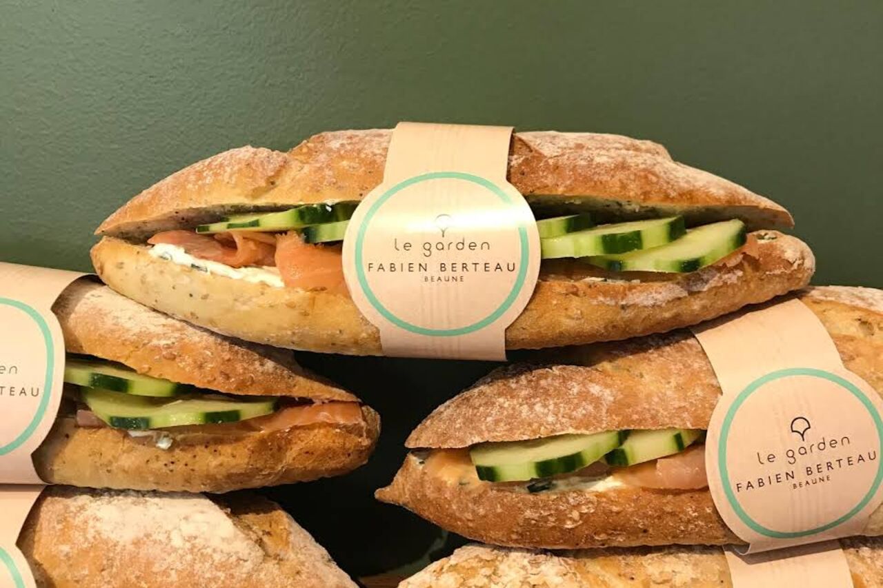 Sandwiches, hamburgers,...