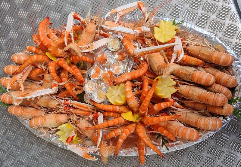 Plateau de crevettes et Langoustines. Uniquement sur commande.