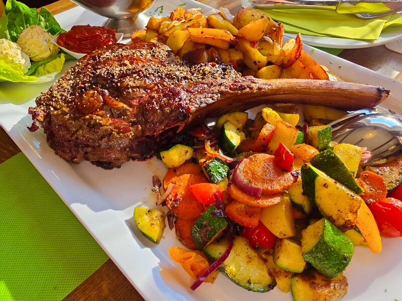 Tomahawk Steak für 2 Personen (auf Vorbestellung)