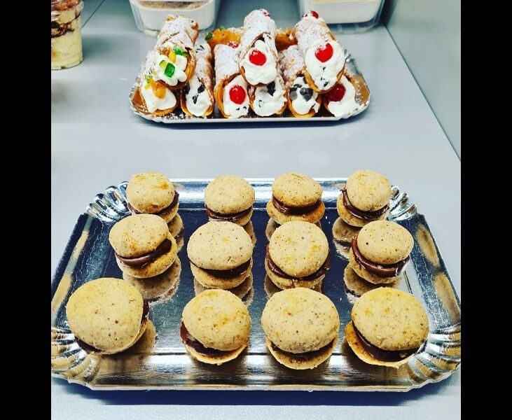 cannoli et baci di dama