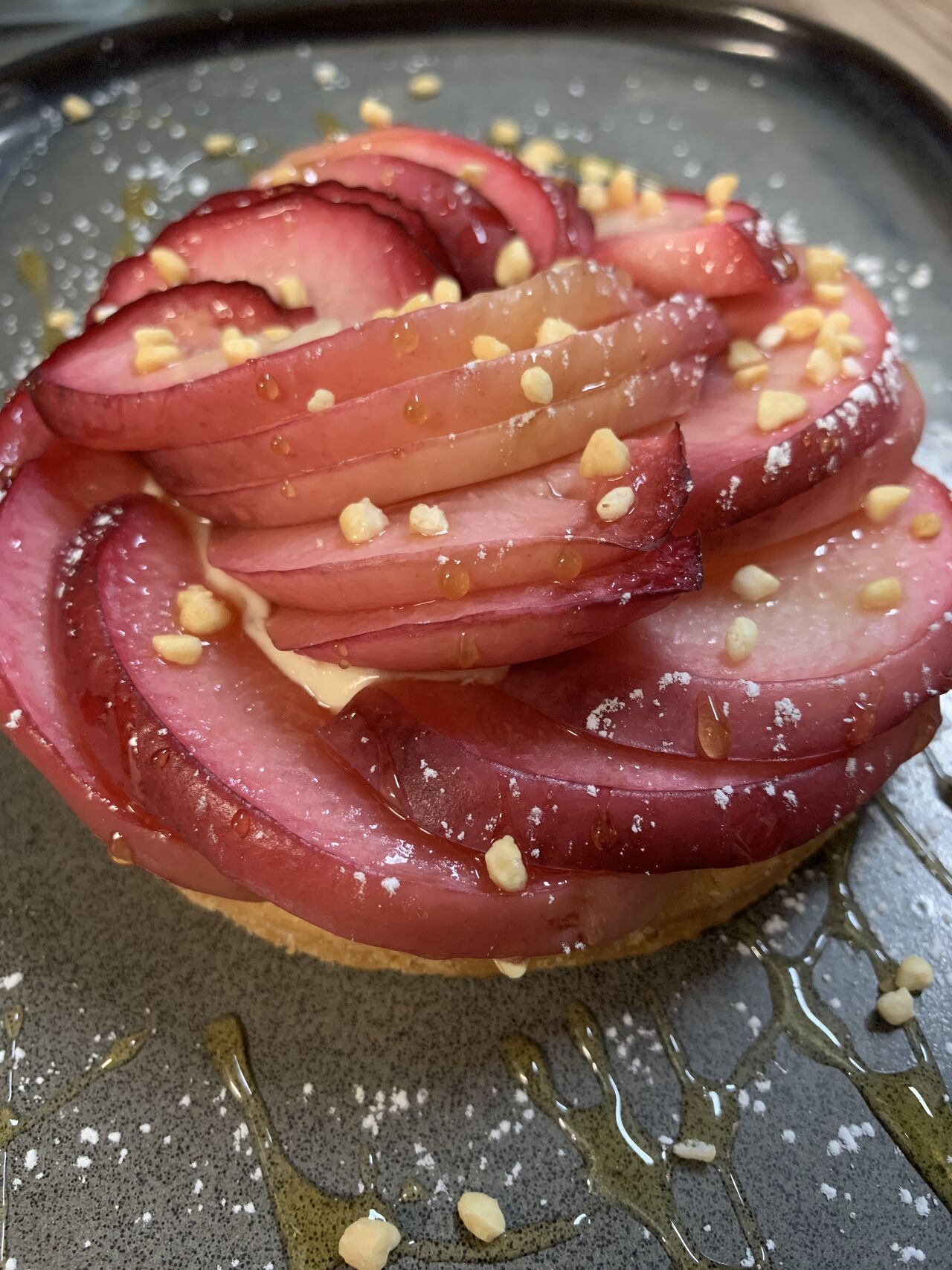 La Tarte à la Pêche et Miel Corse
