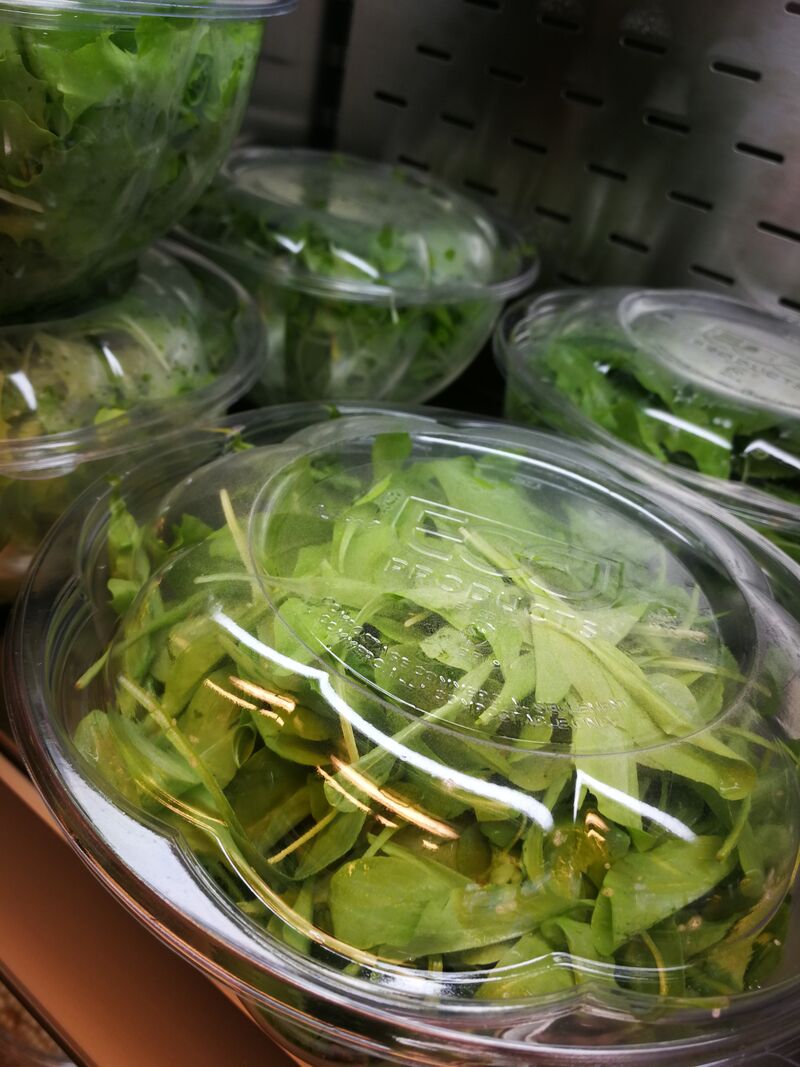 Insalatina, radicchietto e rucola pronti da gustare