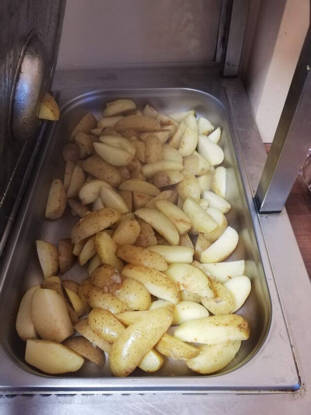 Brambory na česneku