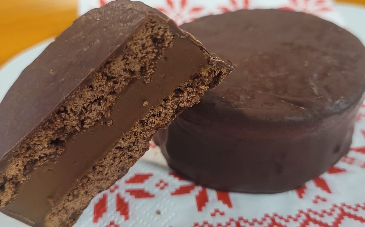 Alfajor chocolate y dulce de leche