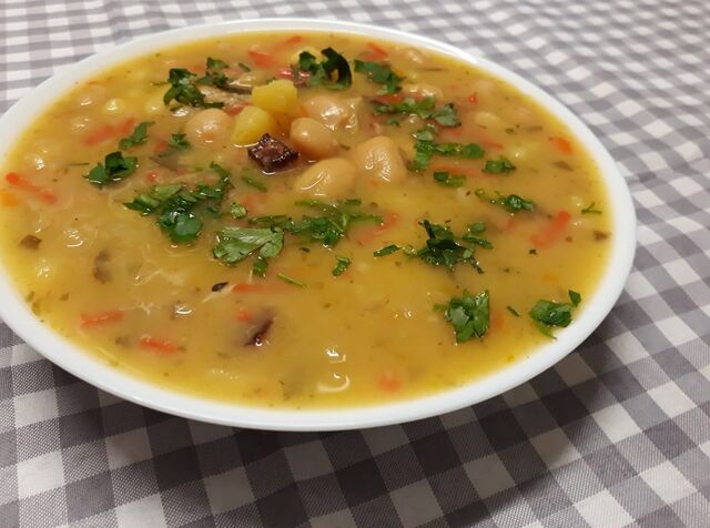 Zupa fasowlowa z boczkiem