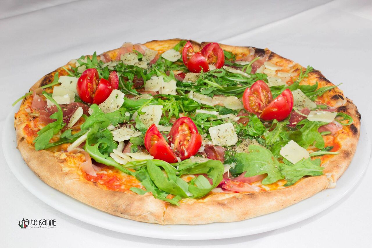 Pizza Parma, Rucola und Parmesan