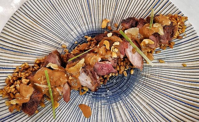 Pluma Ibérica de Bellota, Cacahuete Salado. Trigo con Trigo