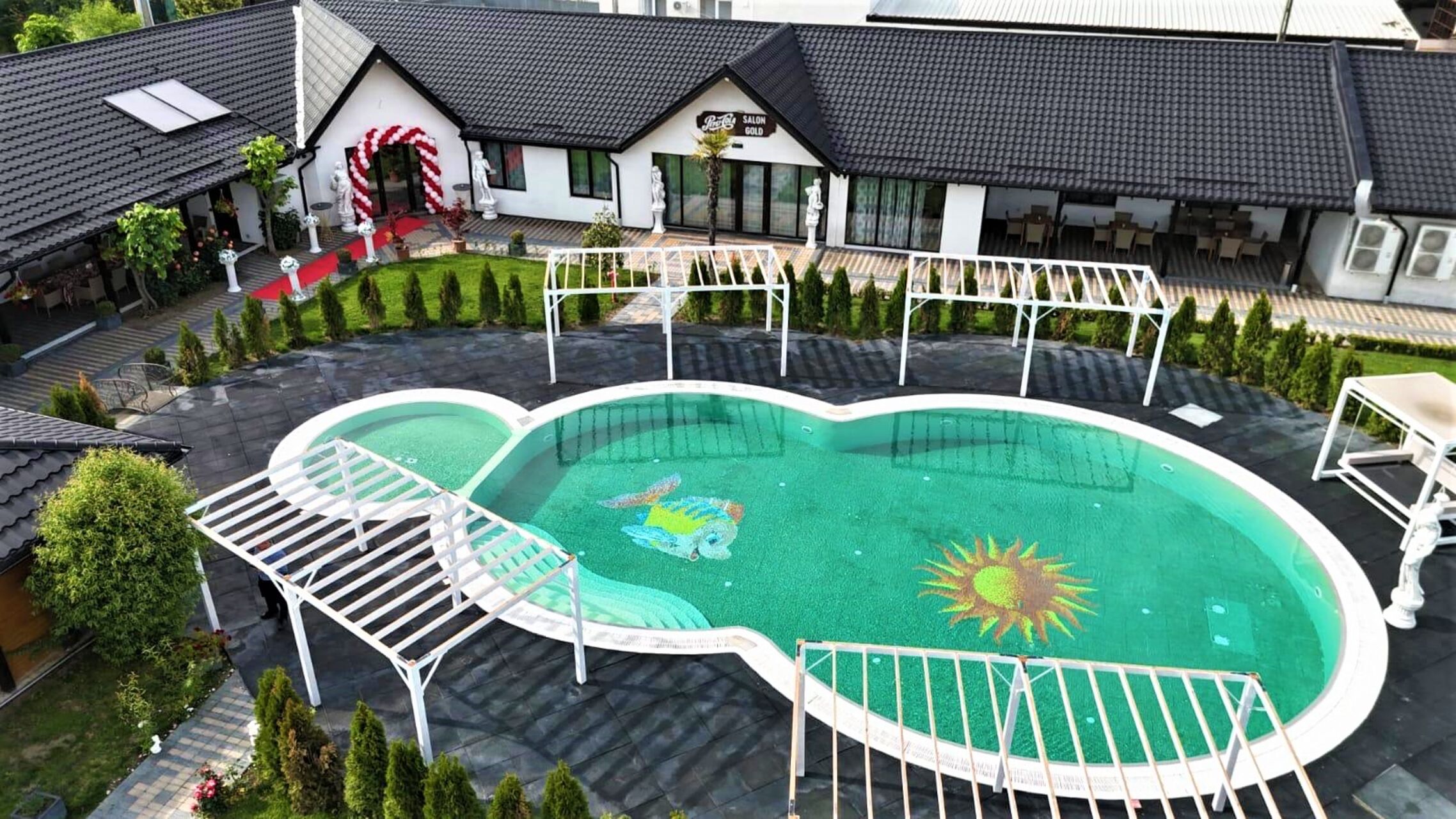 Totul într-un singur loc, la