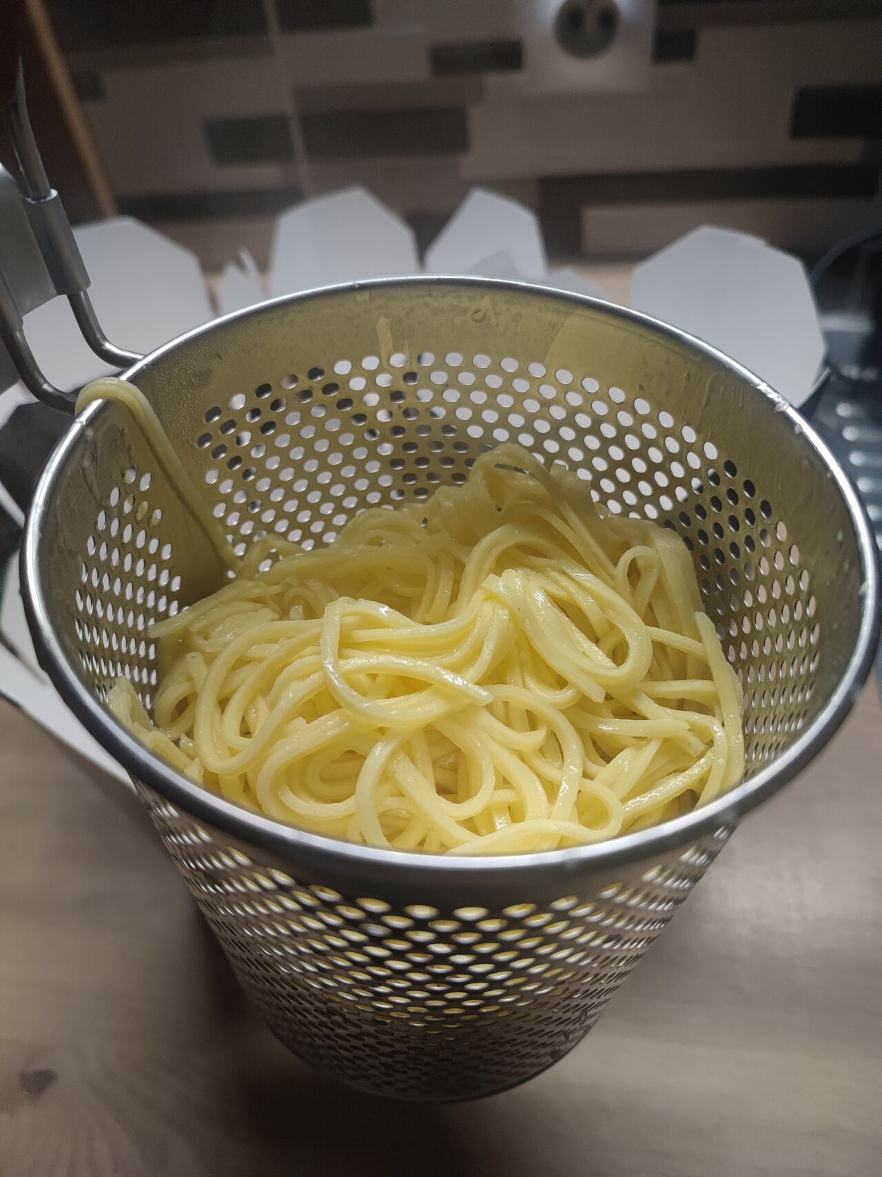 voici une portion de linguine fraîche