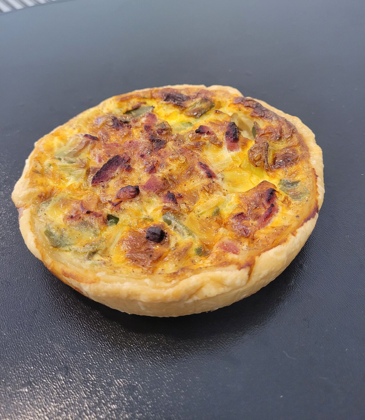 QUICHE poireaux lardons (possible en plaque apréritif/buffet)