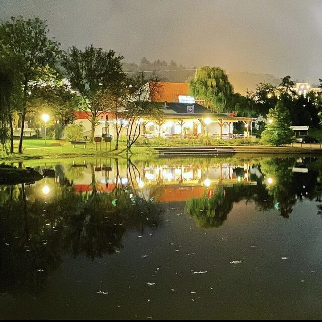 Gaststätte Goldbachsee mit Blick auf die Terrasse