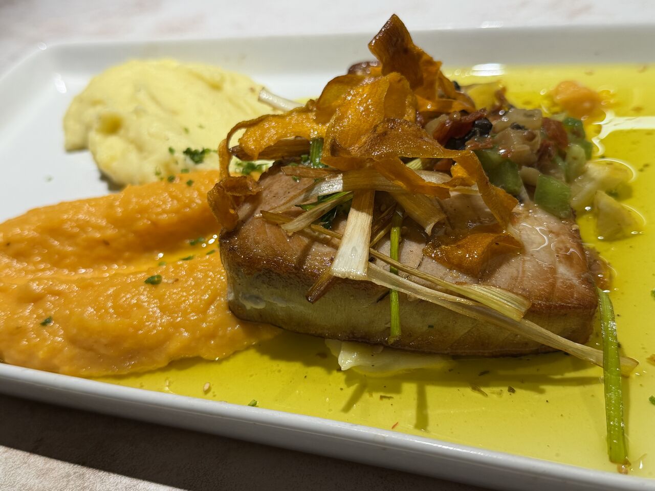 Thon rouge et son duo de purée fait maison 