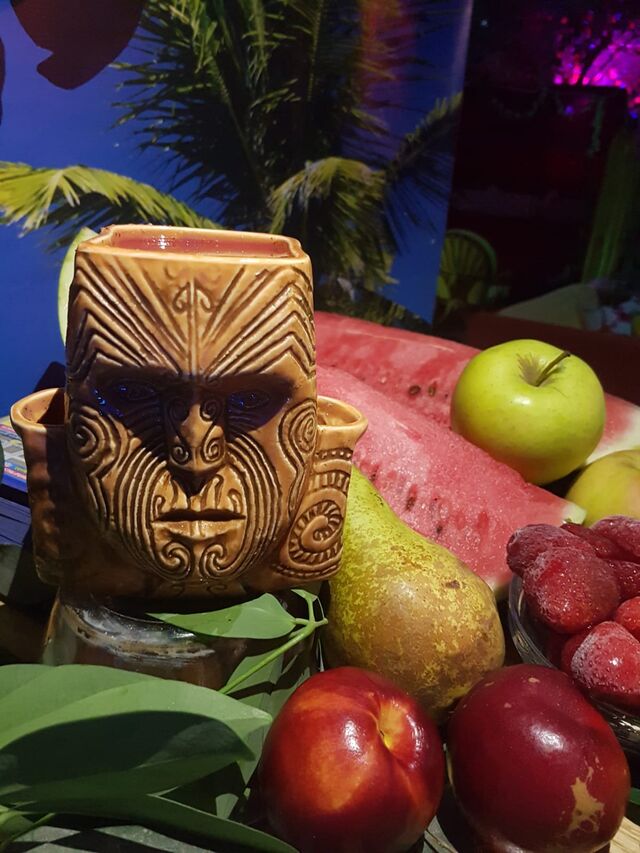 DOCTOR FUNG: para 1, 2 y 4 personas.
Brandy, ron negro, ron blanco y wisky. 