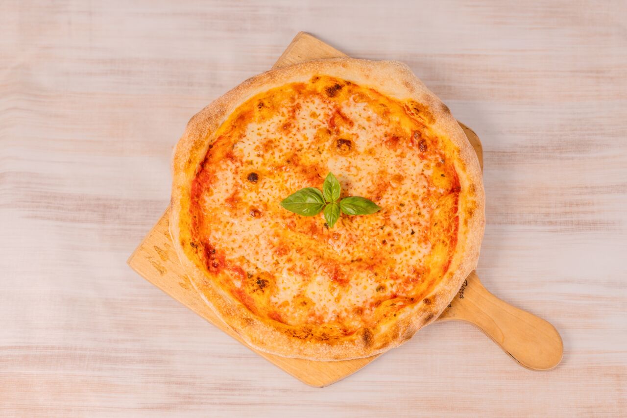 Margherita pizza (32cm)