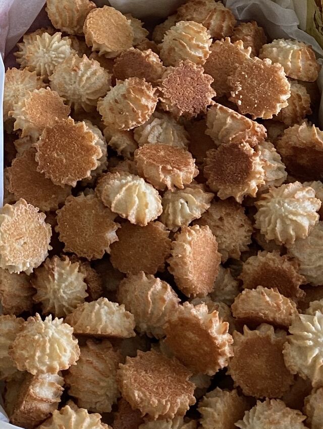 Macarons secs aux Amandes ou aux Noisettes - 44€/kg