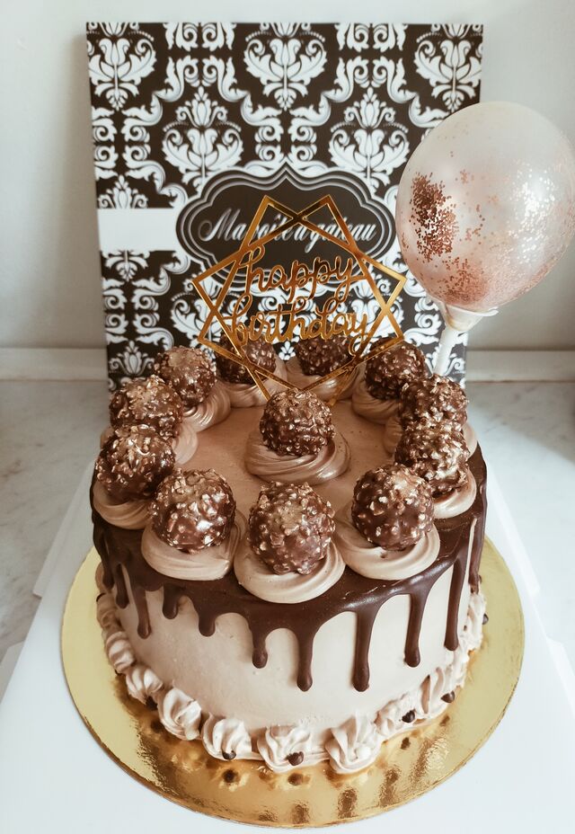 Layer cake ferrero rocher