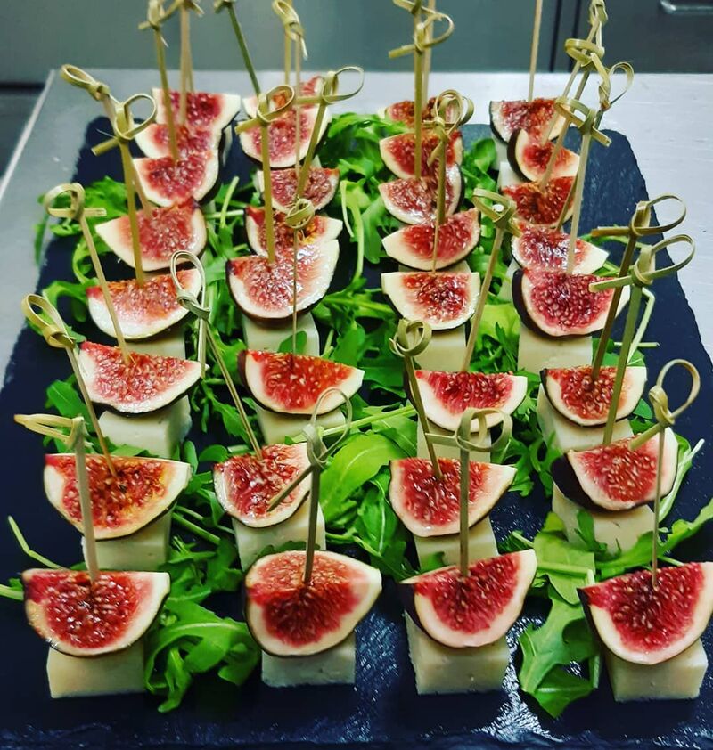 Karamellisierte Feige auf kräftigem Schafskäse ( Manchego ) 