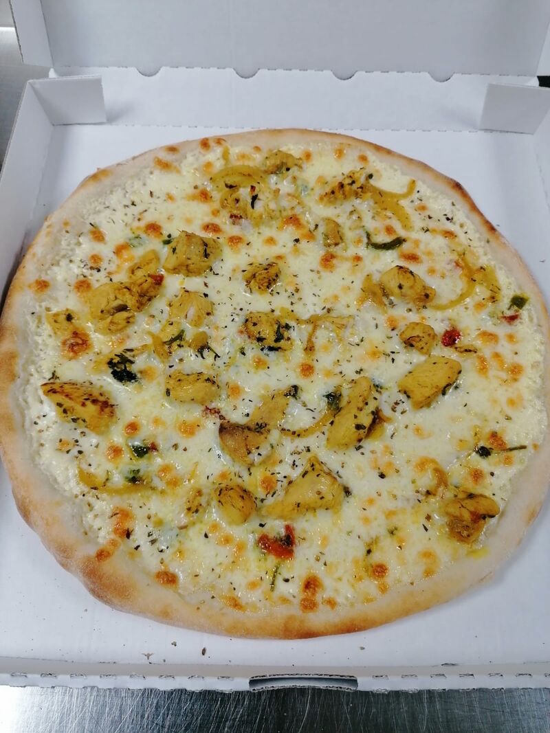 Pizza base creme poulet poivrons