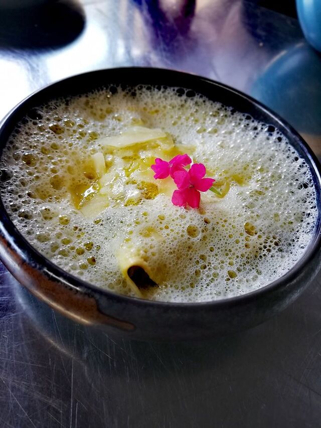 Raviole ouverte de légumes, émulsion de parmesan 