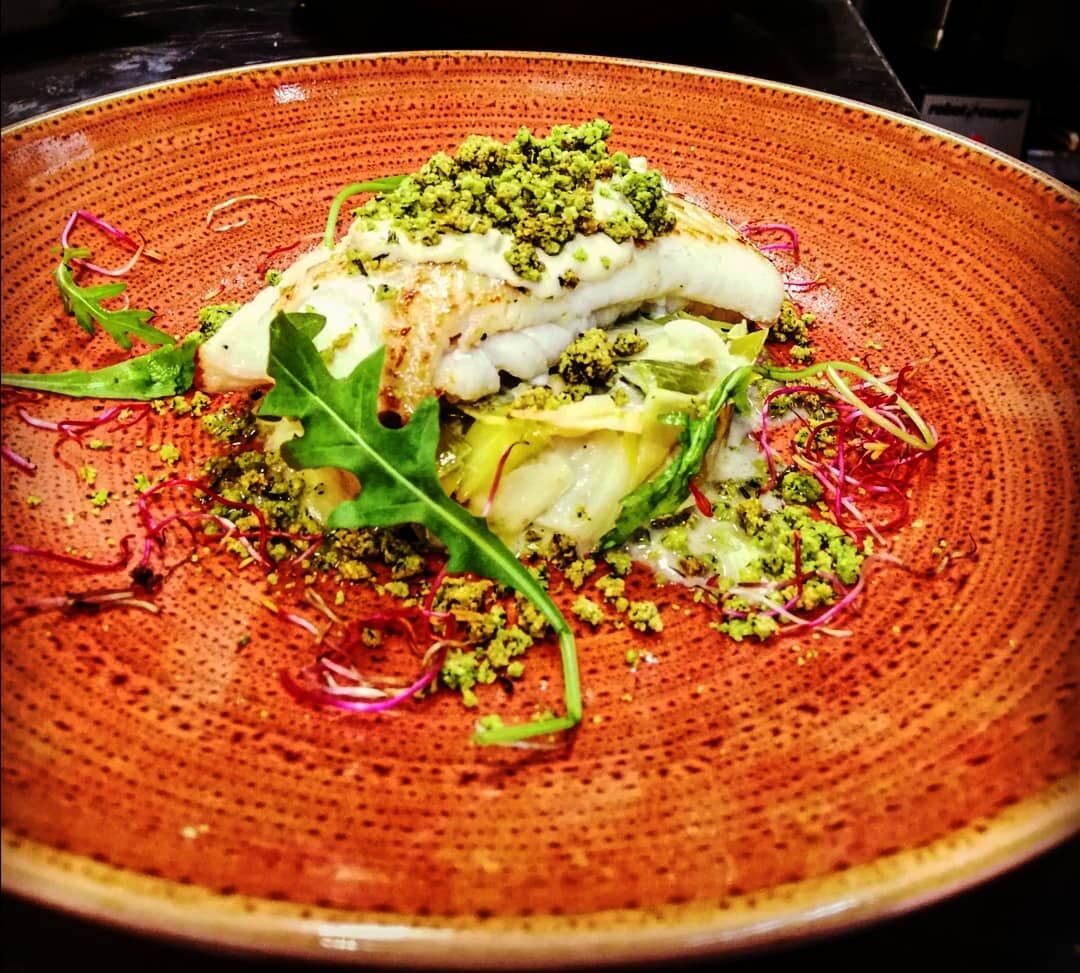 Bobûn de tofu, légumes croquants, nems maison, éclats de cacahuètes grillées... Une invitation au voyage végé, par Chef Aurélien