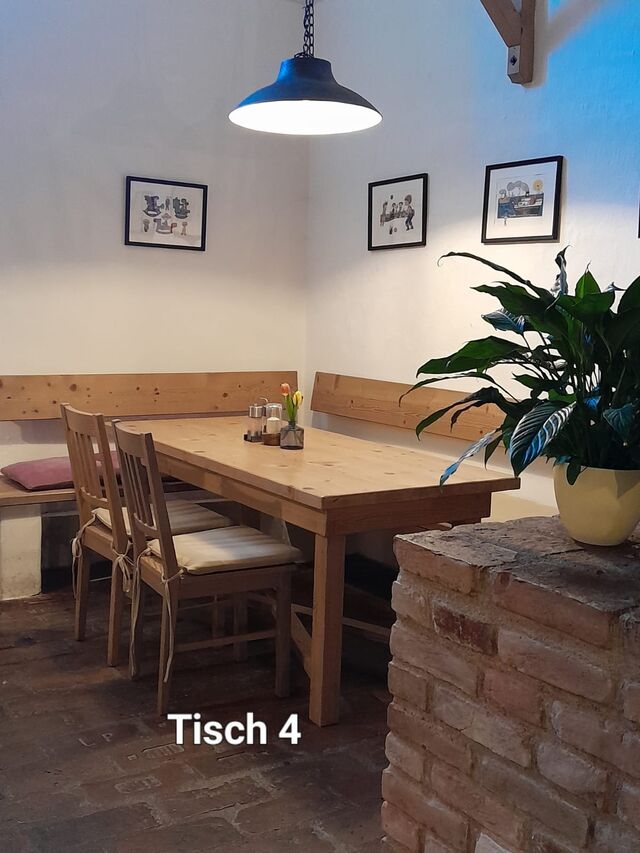 Tisch 4