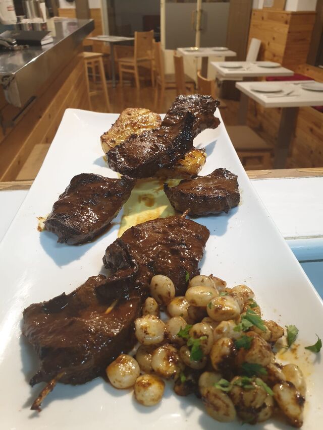 ANTICUCHOS UN FLECHAZO AL CORAZON