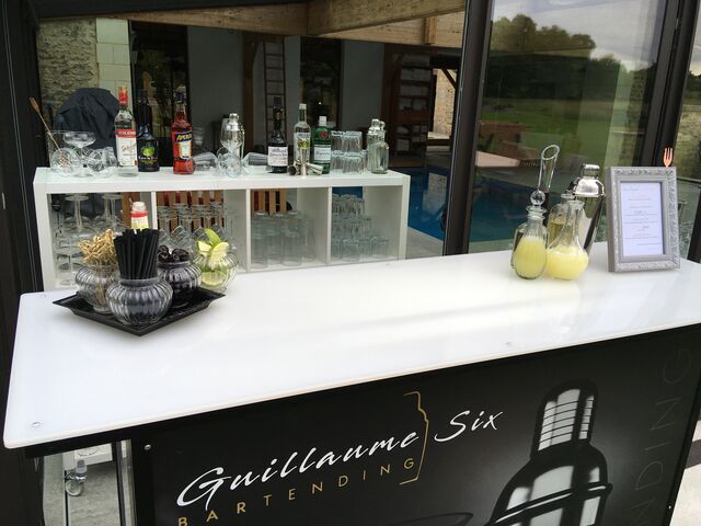 Très belle soirée au bord de la piscine, juin 2019...
Any Time Any Where but Cocktails !