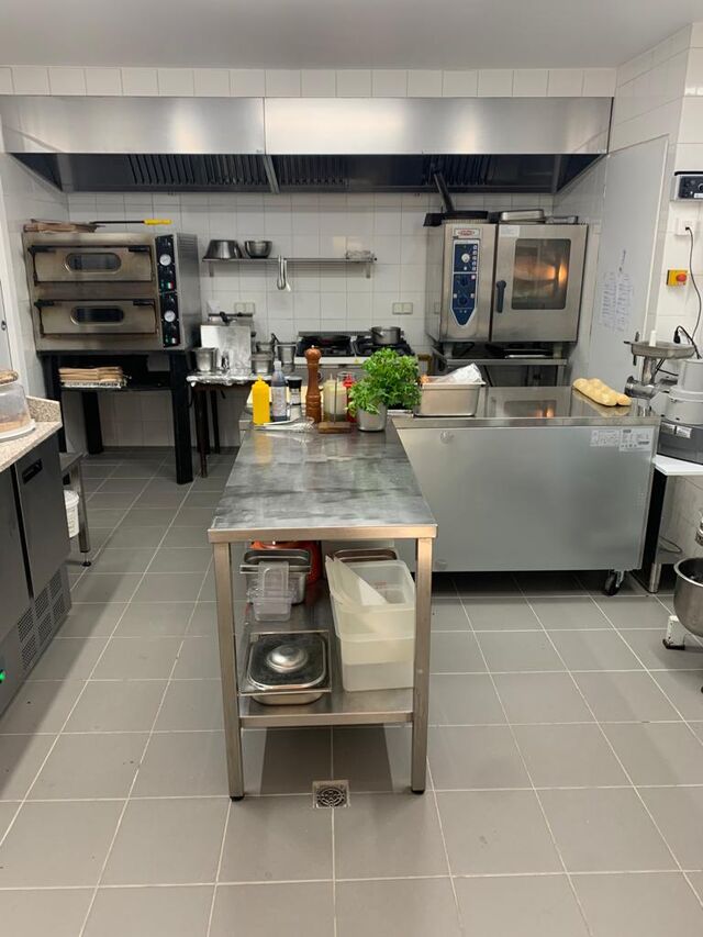 Nos cuisines où notre chef vous confectionne de bons petits plats ....