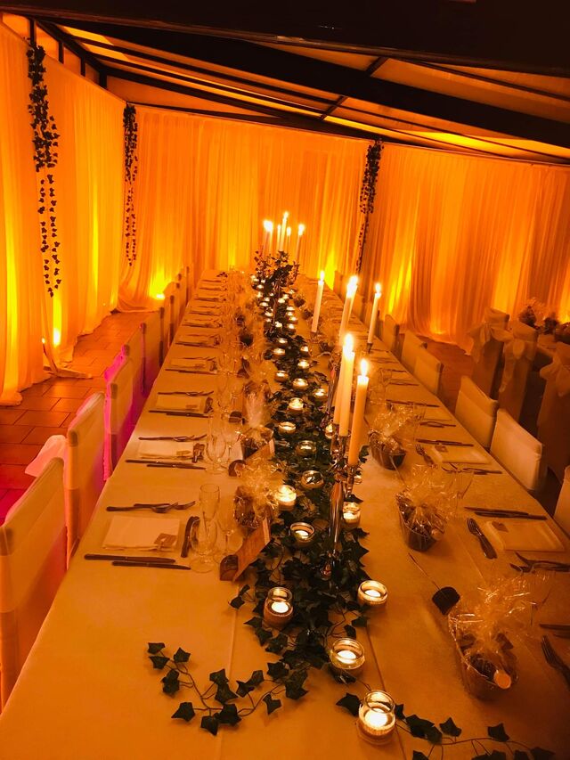 Salle spéciale groupe
Repas de mariage 