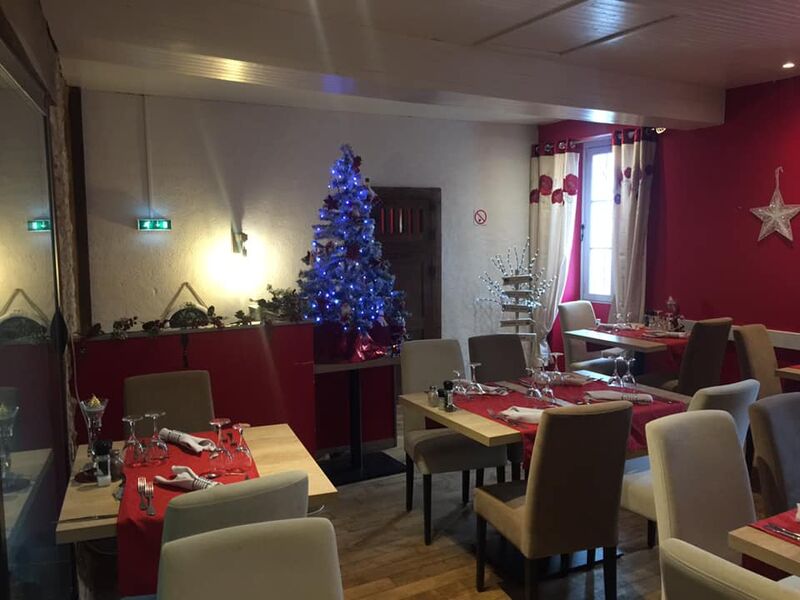 décorations de fin d'année au restaurant l'assiette troglodyte