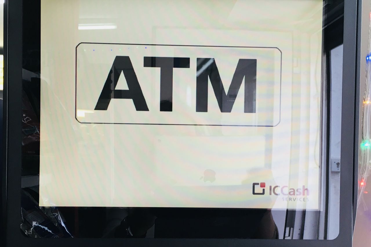 Bargeld abheben an unserem