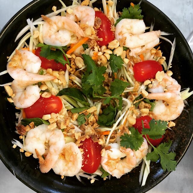 Papaya Salat mit Garnelen 