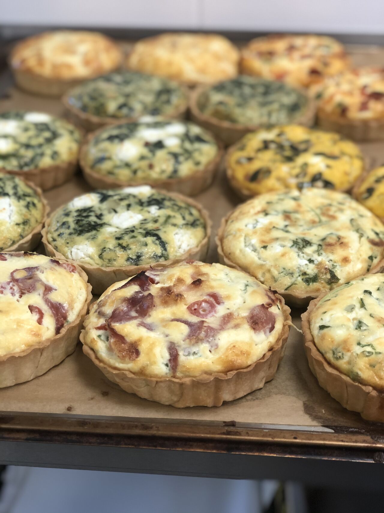 Špenát s kozím sýrem a sušený i rajčaty